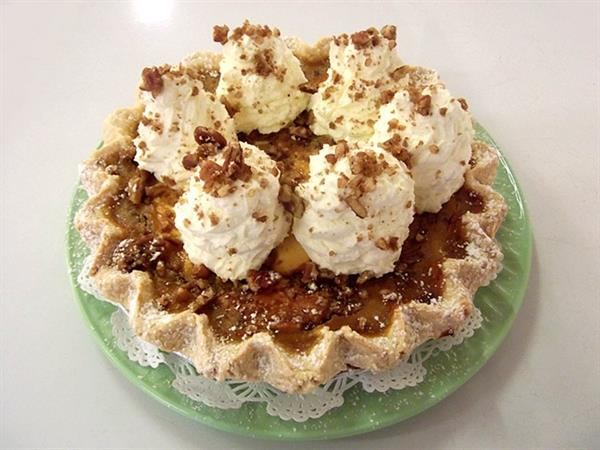 Treat of the Week - Pumpkin Cheesecake Praline Pie