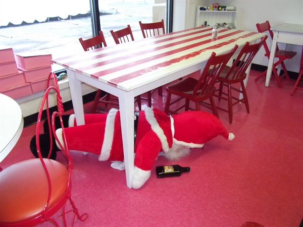 Santa Visits Sweetie-licious 